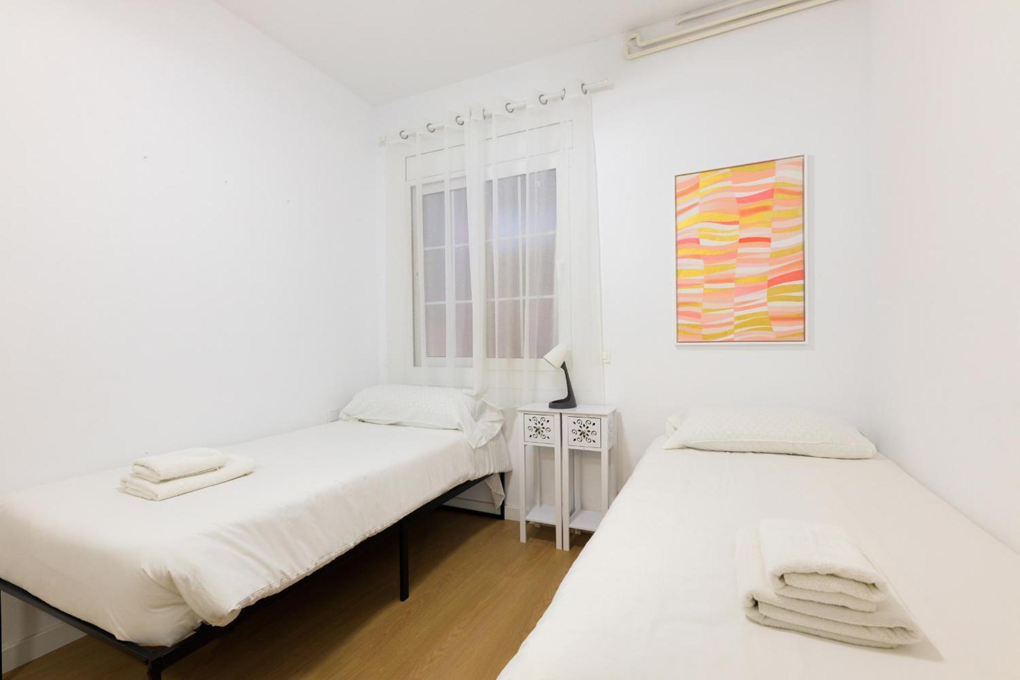 Aparteasy - Private Terrace, 3 Bedrooms, Eixample *