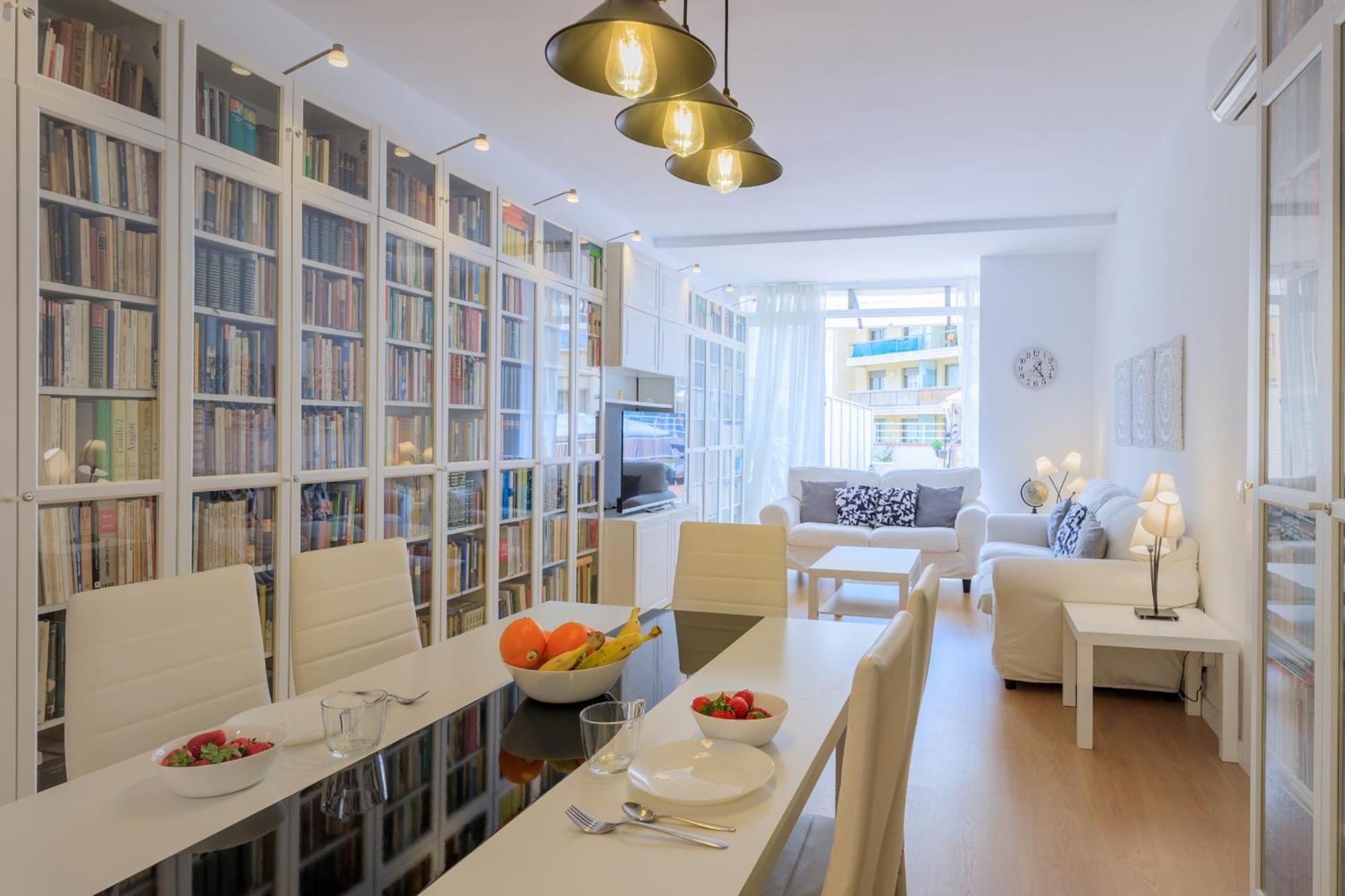 Aparteasy - Private Terrace, 3 Bedrooms, Eixample * Barcellona