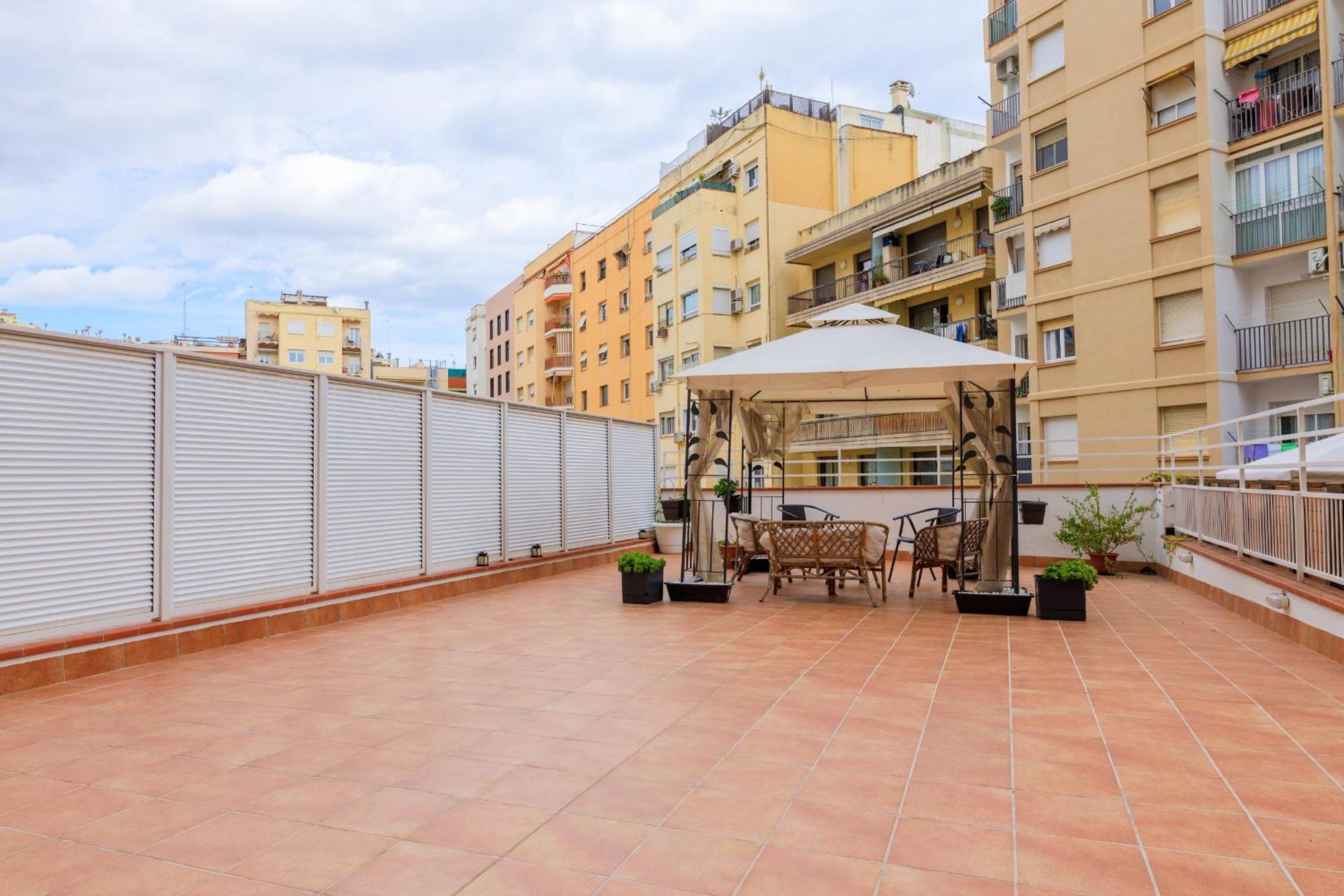 Aparteasy - Private Terrace, 3 Bedrooms, Eixample * Barcellona
