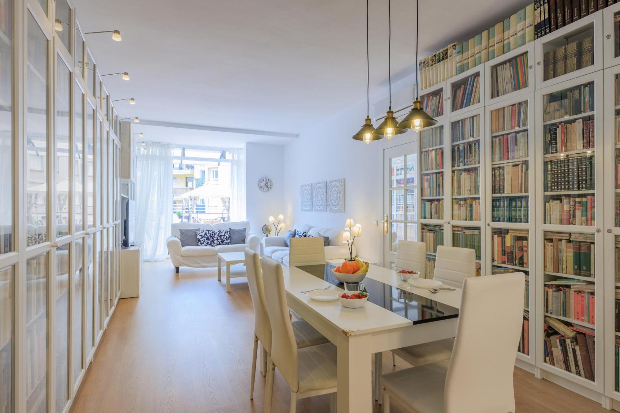 Aparteasy - Private Terrace, 3 Bedrooms, Eixample * Barcellona