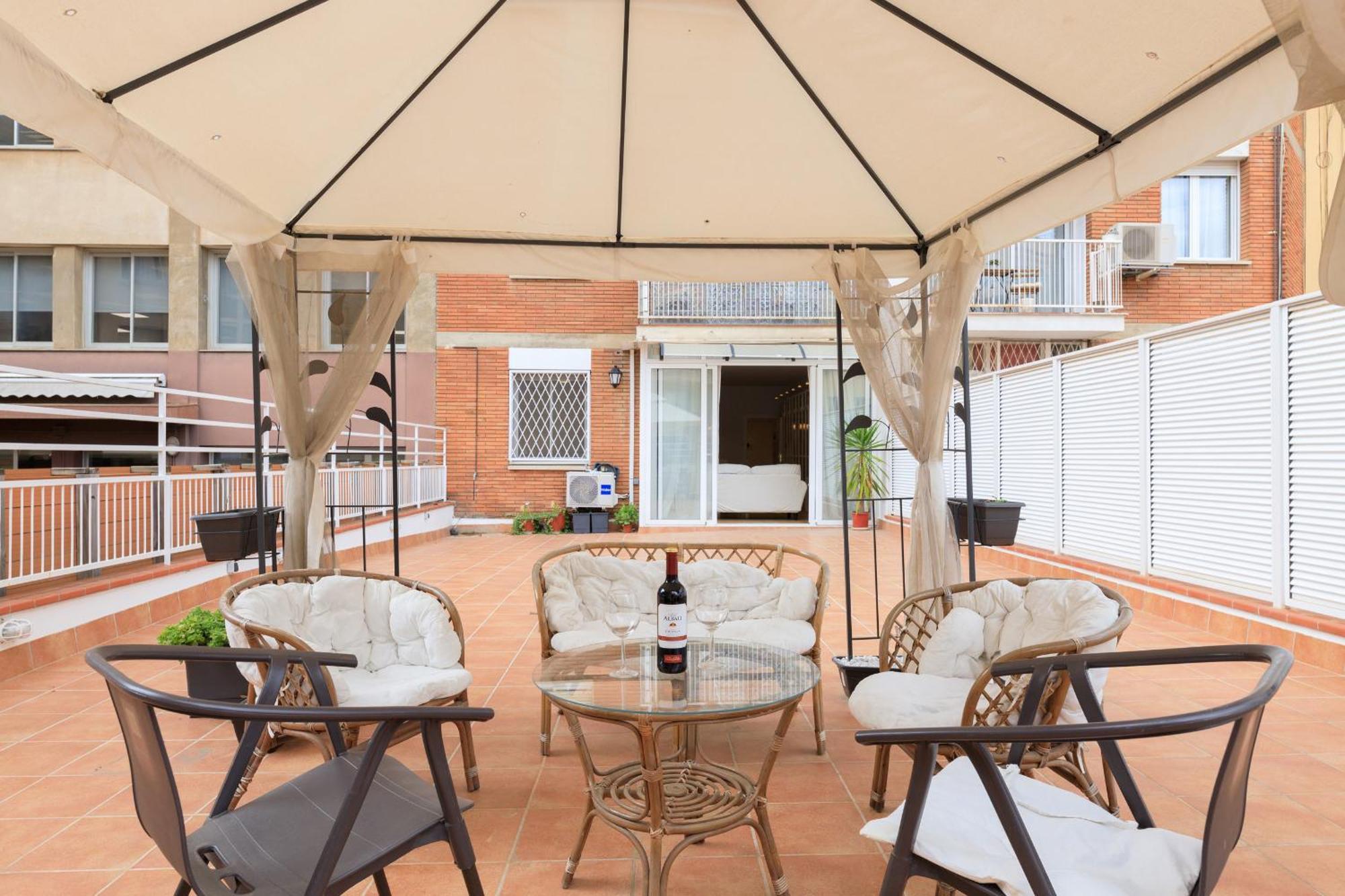 Appartamento Aparteasy - Private Terrace, 3 Bedrooms, Eixample *